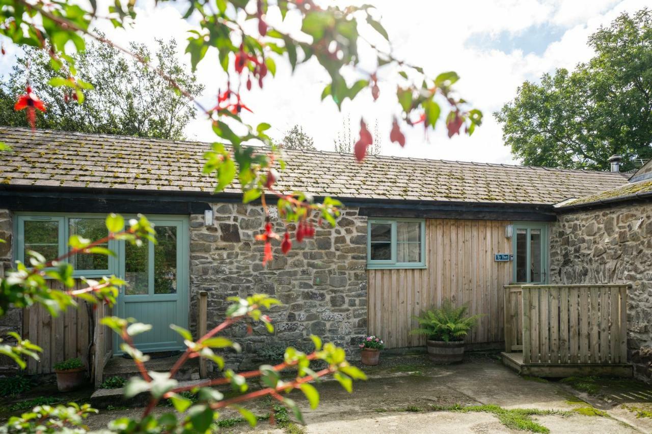 Cwm Connell Coastal Cottages Moylgrove Exterior photo